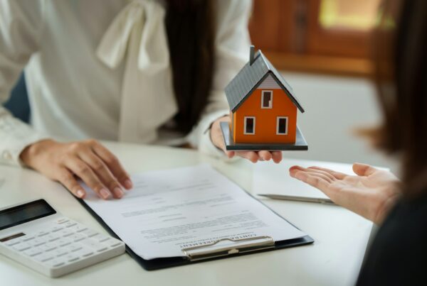 Real Estate with customer