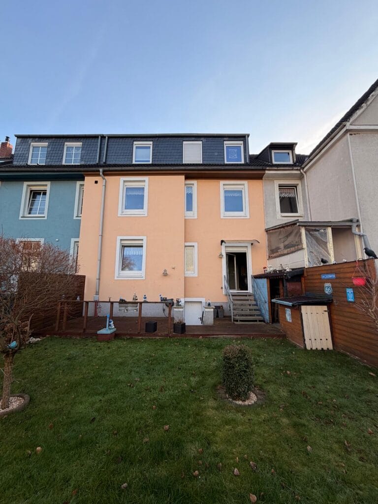 Hausansicht vom Garten